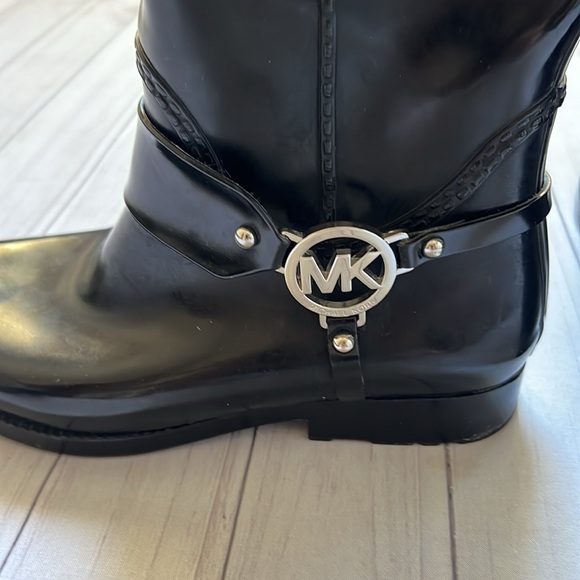 Woman’s Michael Kor’s Boots - Picture 5 of 5